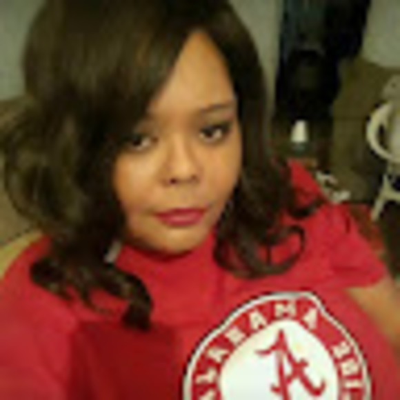 Meet your Posher, Dee - Picture 1 of 1